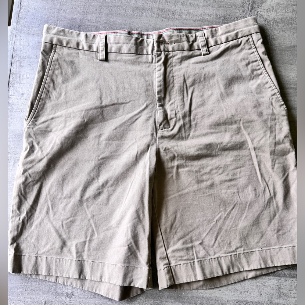 Southern Tide Men's Tan Shorts